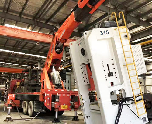 温州鹿城附近随车吊出租，轻松解决运输难题