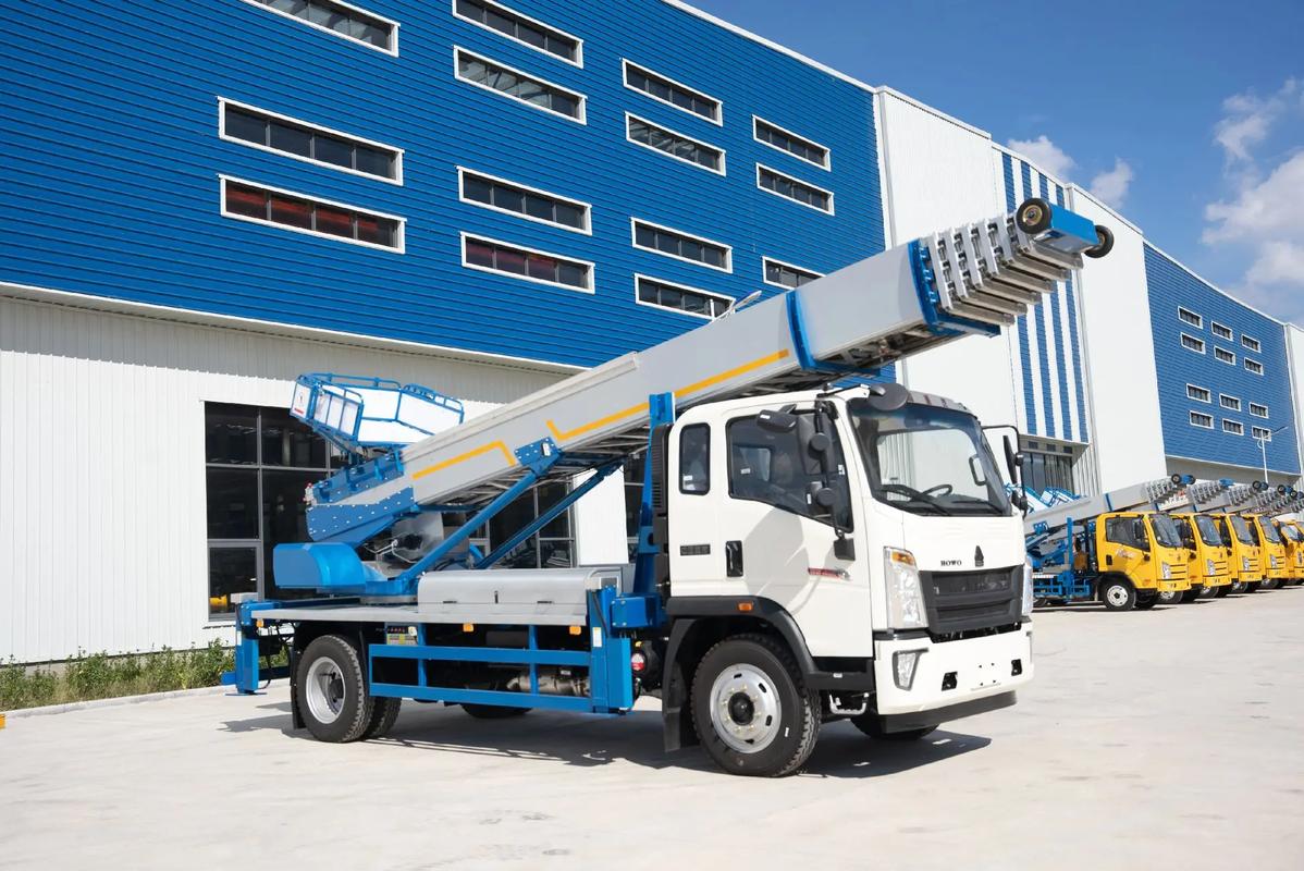 温州鹿城出租云梯车高空作业车 建筑垃圾搬运